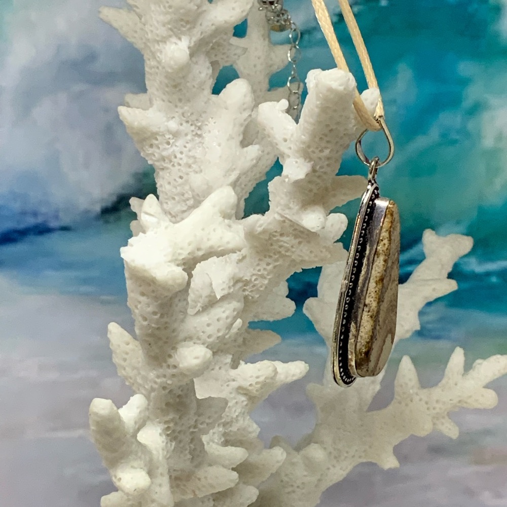 Picture Jasper Necklace - 925 Silver Plated on Waxed Cotton Cord - Handmade - Picture 6 of 10